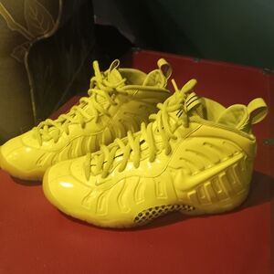 Nike Air Foamposite Pro Volt